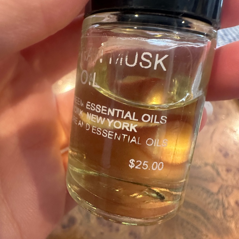 Abdul Kareem Authentic Egyptian Musk Oil - Picture 3 of 3